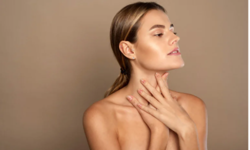women showing her chest and neck demonstrating treating chest and neck wrinkles